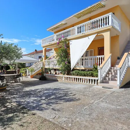 Zvjezdana Appartement Pirovac